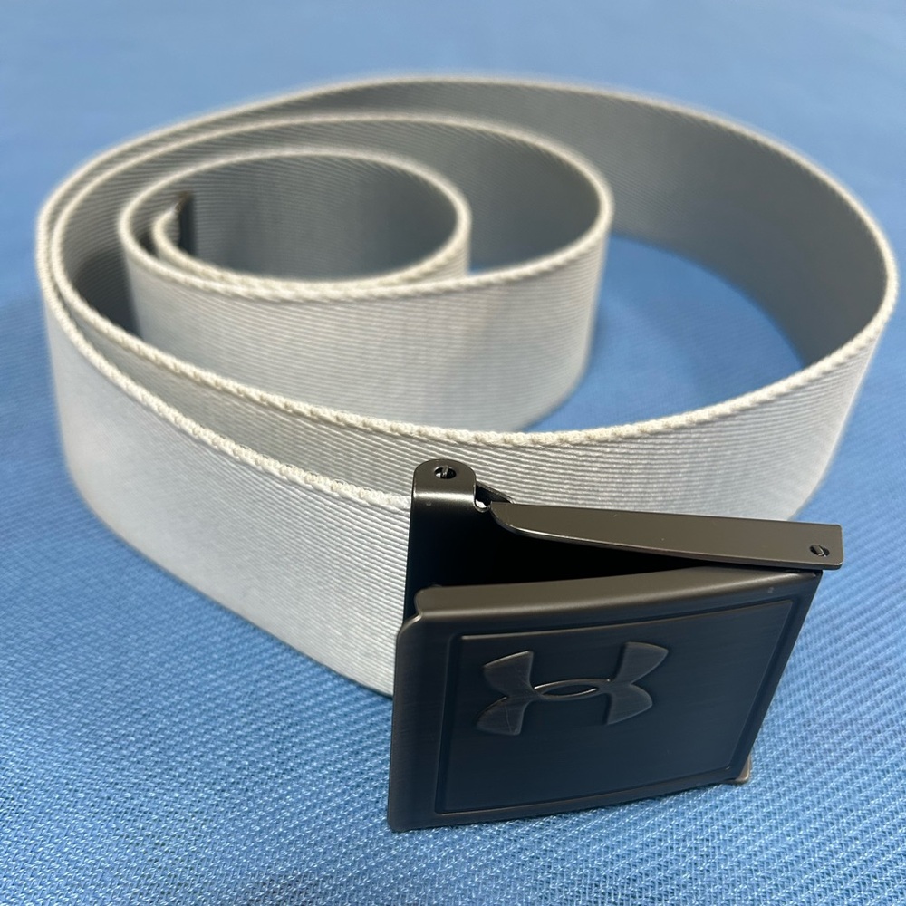 Under Armour Men's White Golf Belt with Silver Buckle